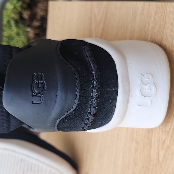 Ugg Neutra Slip On Sock Sneaker Black/White Size 8.  - Picture 11 of 12